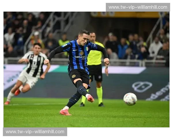 永恒的红蓝与纯粹的洁白:当国家德比超越足球,成为时代的呼吸 永恒的红蓝与纯粹的洁白:当国家德比超越足球,成为时代的呼吸